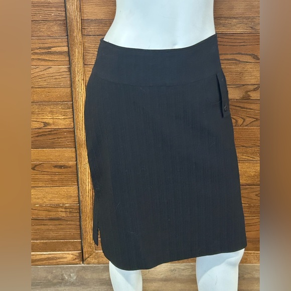 DONNA. Size 8. Elegant Black Skirt. Stretch. - Picture 1 of 4
